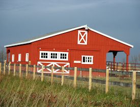 Pole Barn Horse Stable with Leanto Overhang