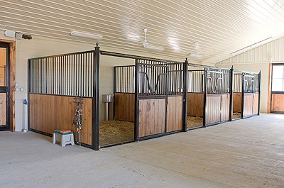 Free Standing Horse Stall